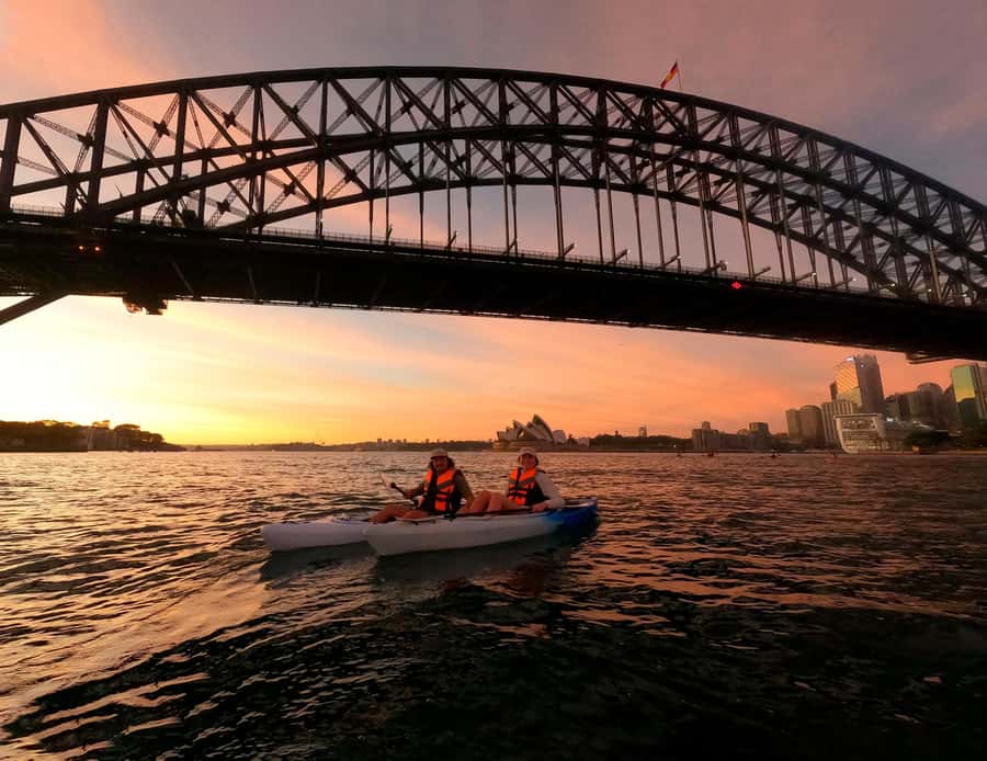 Sydney: Sunset Kayak - Opera & Harbour Bridge Tour (5p. max) - The Harbour Bridge stretch: calm control and big-city scale