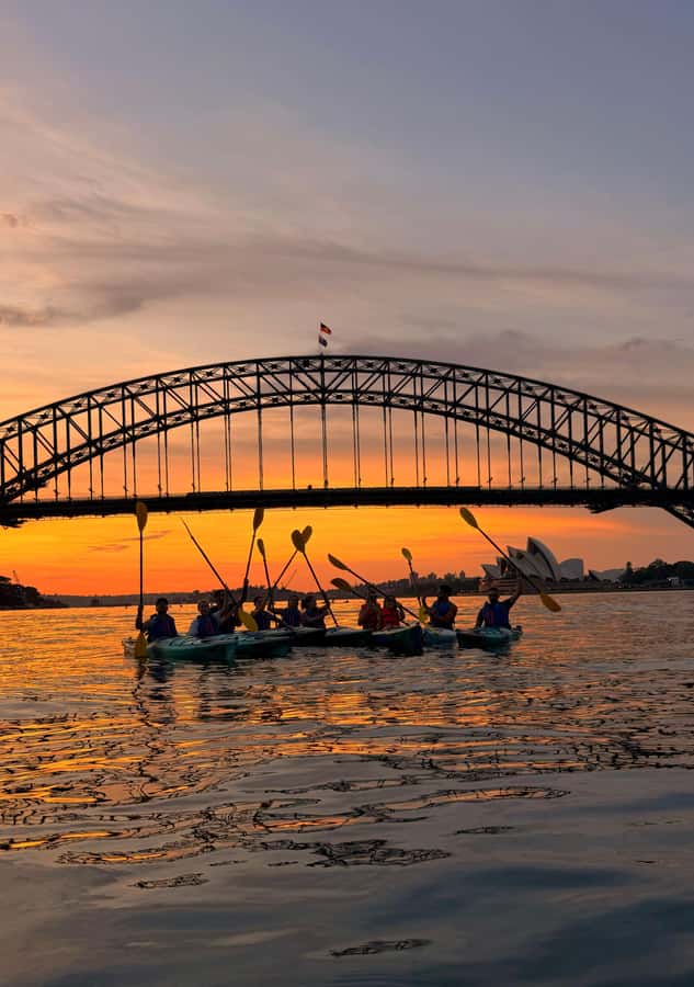 Sydney: Sunset Kayak Tour with Opera House Views - Twilight Return: City Lights Start Showing Up