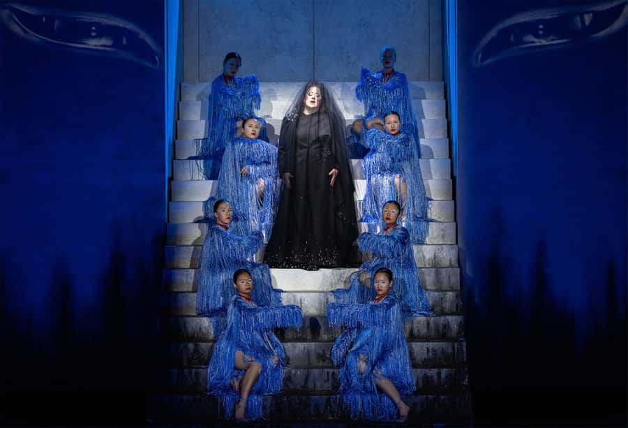Sydney: Turandot at the Sydney Opera House - Turandot at the Sydney Opera House: the setting that does half the work