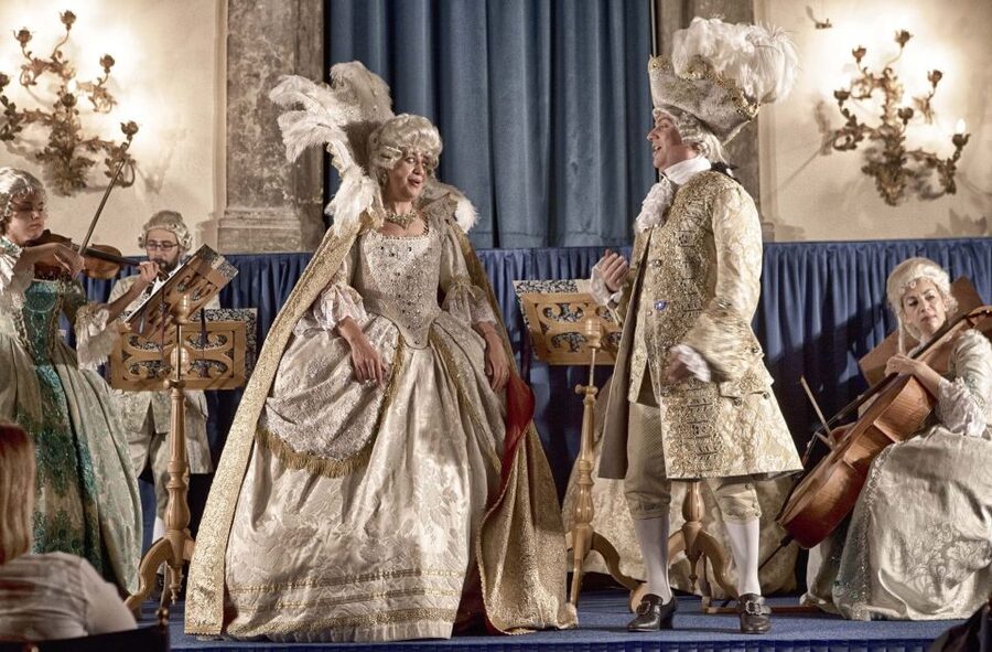 Venice: The Three Tenors Concert Ticket - Costumes and Audience Energy: Why the Show Feels Period-Right