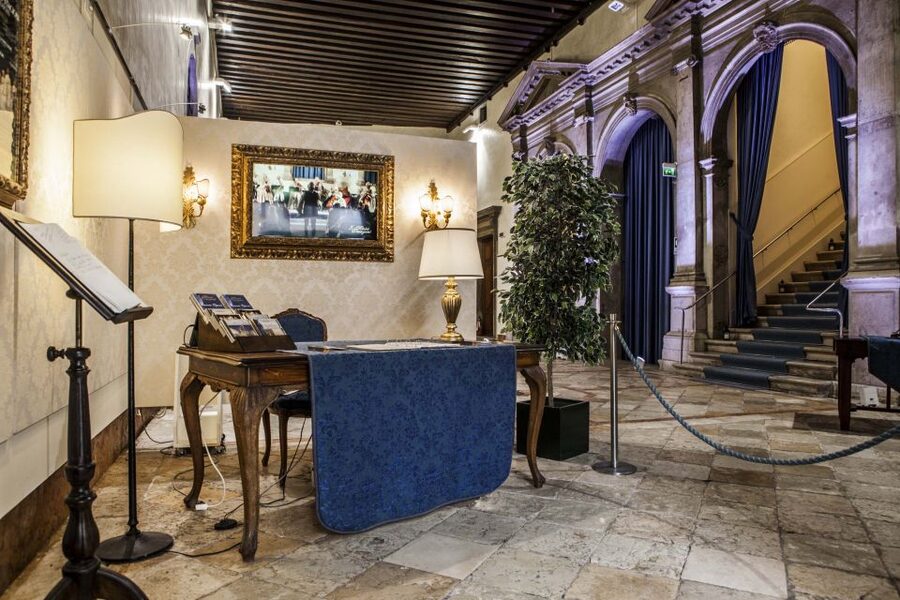 Venice: Vivaldi’s Four Seasons Live Classical Music Concert - The evening flow: arriving around 8 pm and settling in