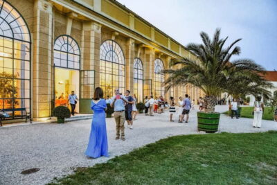 Vienna: Mozart and Strauss Concert at Schönbrunn - Getting There and Timing: 8:00 Admission, 8:30 Start