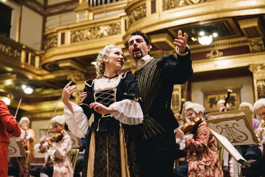 Vienna: Mozart Concert at the Musikverein - Golden Hall - Who’s actually on stage: Vienna Mozart Orchestra plus major vocal talent