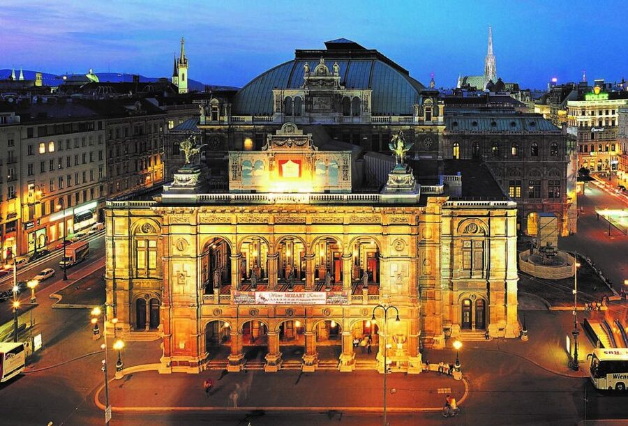 Vienna: Mozart Concert with Dinner and Carriage Ride - Practical Tips to Keep the Evening Smooth (and Enjoyable)