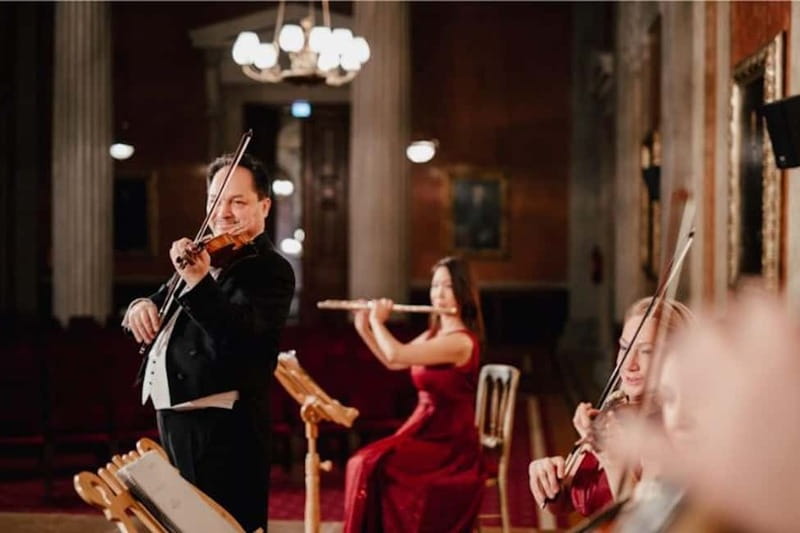 Vienna: Mozart & Strauss Classical Concert at Börse Palace - Opera singers and ballet: the staging changes the pace (in a good way)