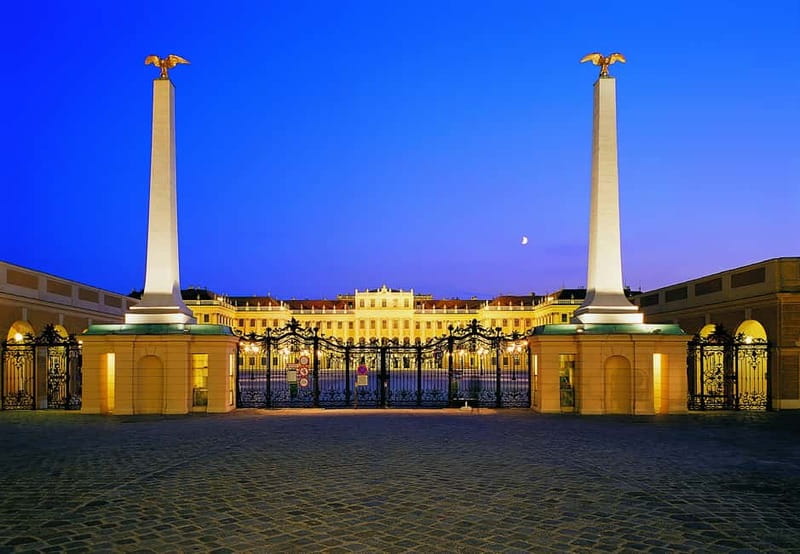 Vienna: Schönbrunn Palace Evening Tour, Dinner and Concert - Schönbrunn After Hours: The Empty-Palace Feeling