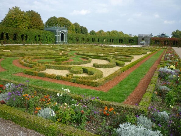 Vienna: Schönbrunn Palace Tour at 7 PM & Classical Concert - Key points before you go