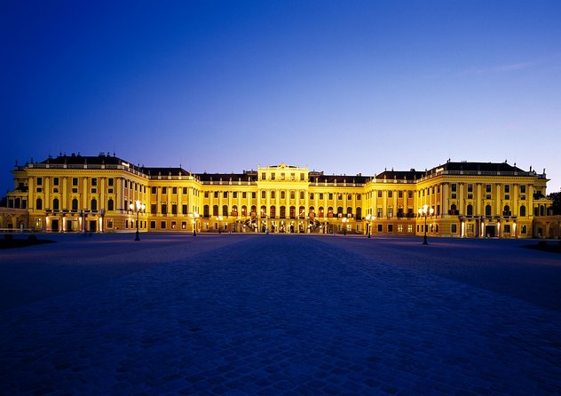 Vienna: Schönbrunn Palace Tour at 7 PM & Classical Concert - After-hours Schönbrunn Palace: the calm way to see imperial rooms
