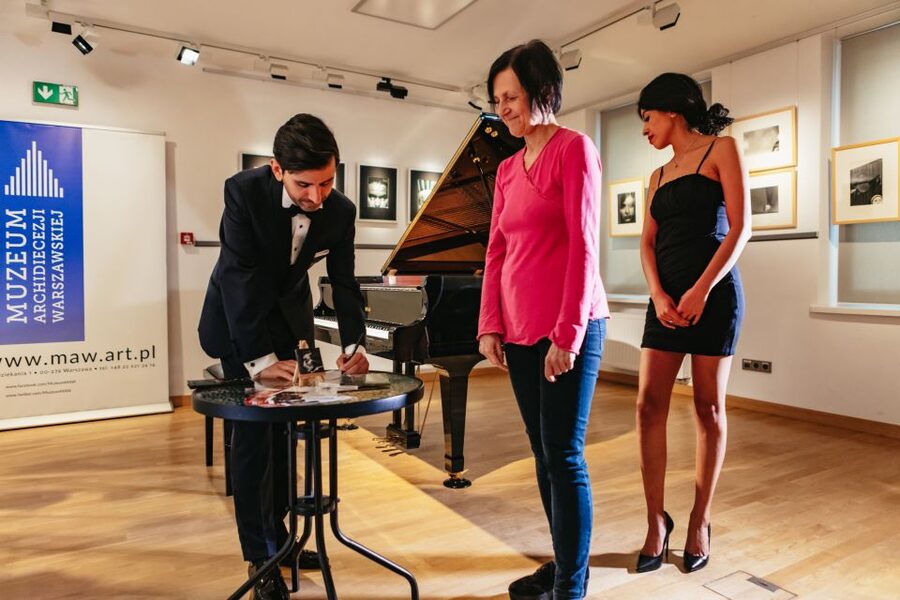 Warsaw: Live Chopin Piano Concert - How to build the evening: Old Town walking, meeting point, and arriving smart